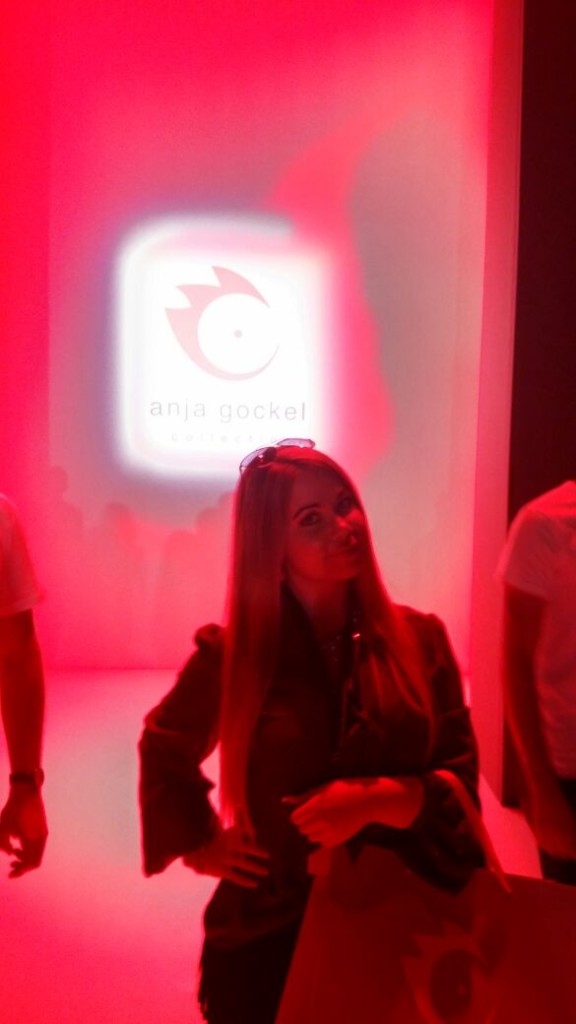 Nadine Trompka nach der Runway Show von Anja Gockel