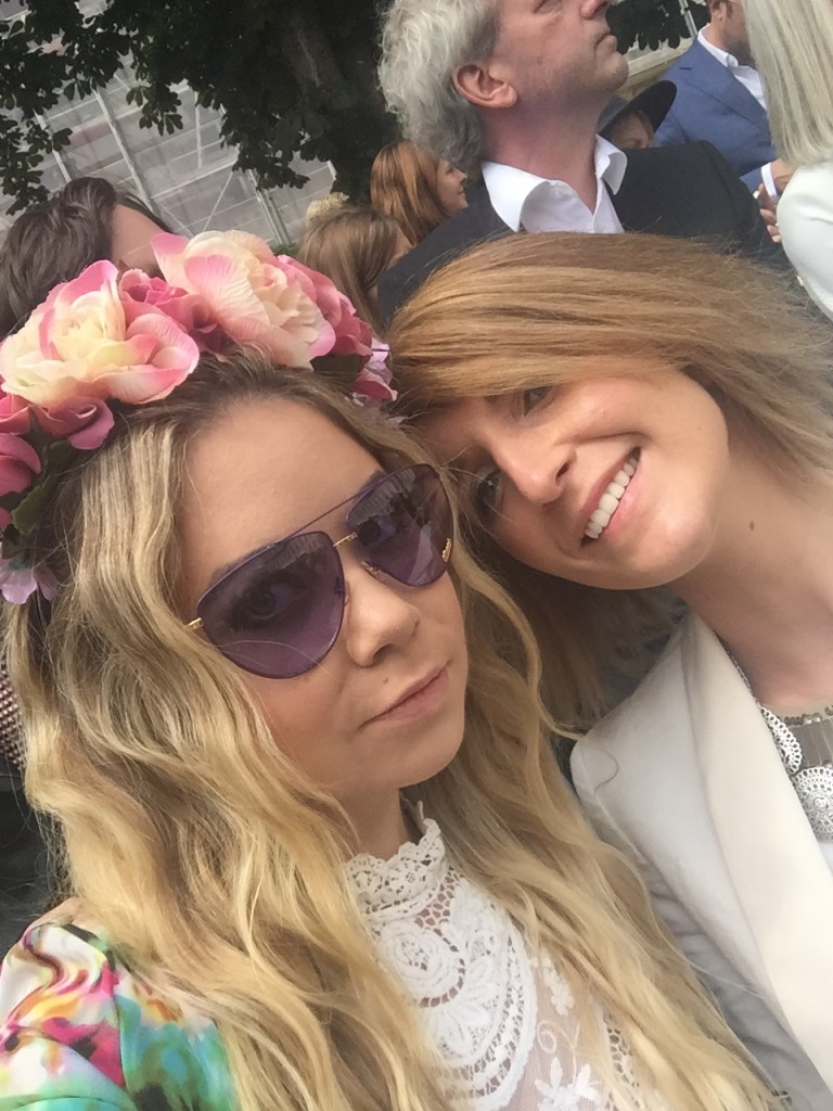 Nadine Trompka und Anne Kluge bei der Runway Show von Marina Hoermanseder auf der Mercedes-Benz Fashion Week SS 2016