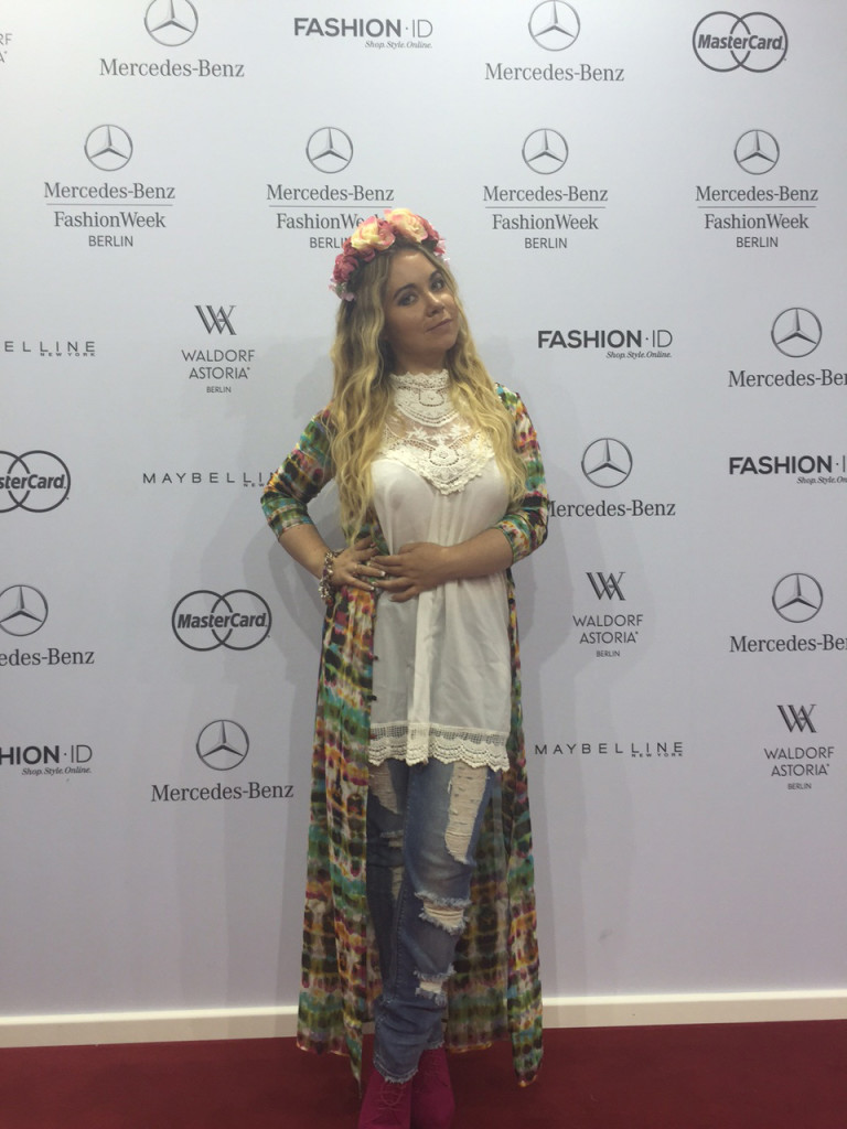 Nadine Trompka vor der Runway Show von Emre Erdemoğlu auf der Mercedes-Benz Fashion Week