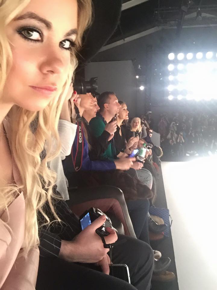 Nadine Trompka in der Front Row bei Irene Luft auf der Mercedes-Benz Fashion Week